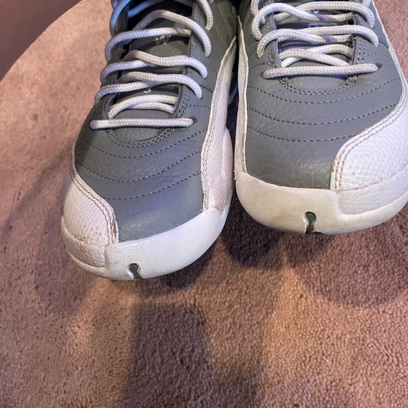 Jordan 12 Retro "Stealth/White/Cool Grey" Grade School Kids' Shoe- Size 5Y - Picture 3 of 6